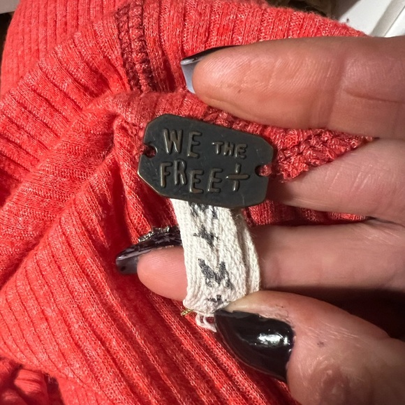 ❤️NWOT- Free People We The Free Londontown Thermal Top Shirt coral Cherry SZ M❤️ - Picture 12 of 12